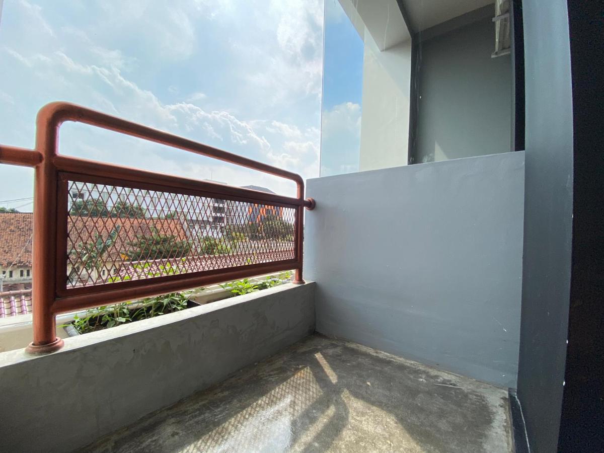 Dparagon Malioboro ジョグジャカルタ エクステリア 写真