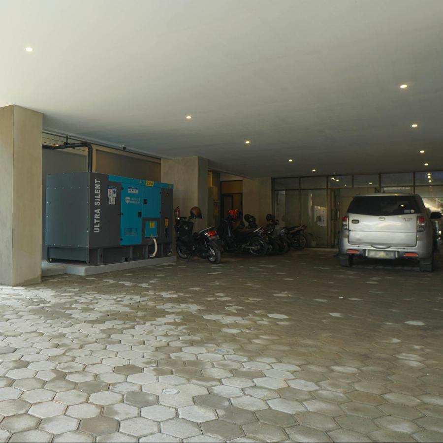 Dparagon Malioboro ジョグジャカルタ エクステリア 写真
