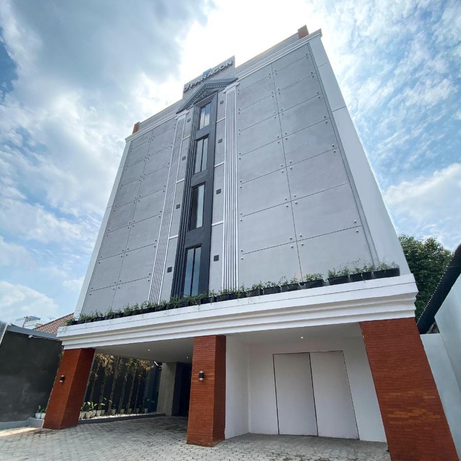 Dparagon Malioboro ジョグジャカルタ エクステリア 写真